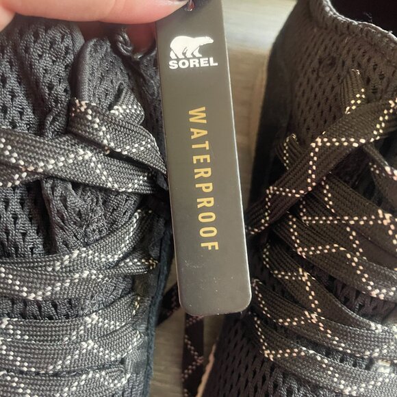 Sorel Out N About Plus Sneakers Shoes • Women's 9 • Waterproof NL3257-010 - Picture 4 of 6